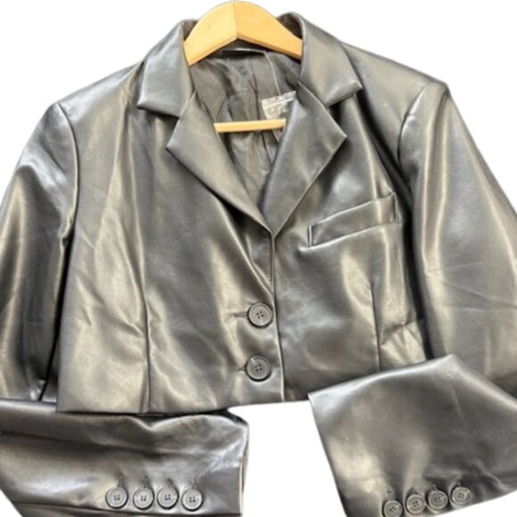 Vici Forever Iconic Faux Leather Cropped Jacket NWT - (M) - Picture 2 of 6
